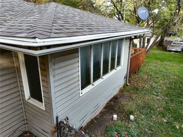 511 N 2nd Street, Hiawatha, KS 66434