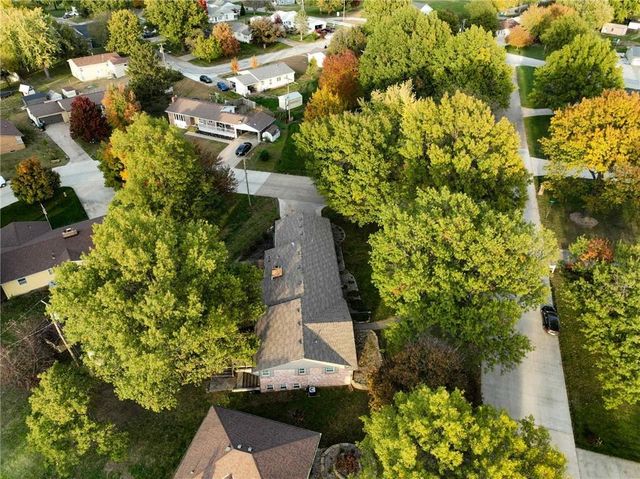 511 N 2nd Street, Hiawatha, KS 66434