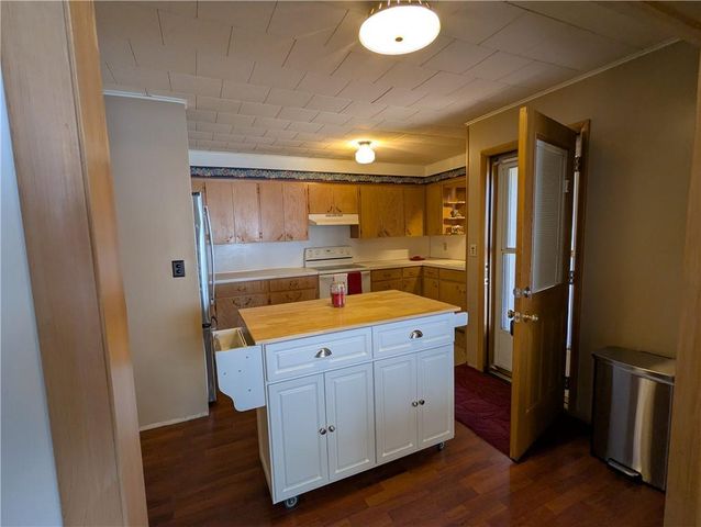 511 N 2nd Street, Hiawatha, KS 66434