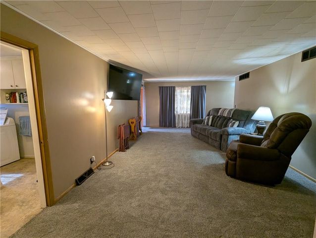 511 N 2nd Street, Hiawatha, KS 66434