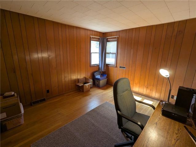 511 N 2nd Street, Hiawatha, KS 66434