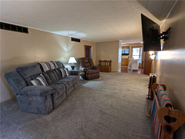 511 N 2nd Street, Hiawatha, KS 66434