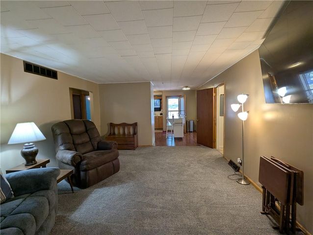 511 N 2nd Street, Hiawatha, KS 66434