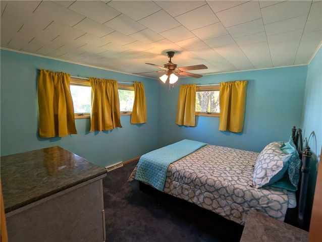 511 N 2nd Street, Hiawatha, KS 66434