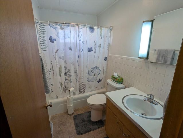 511 N 2nd Street, Hiawatha, KS 66434