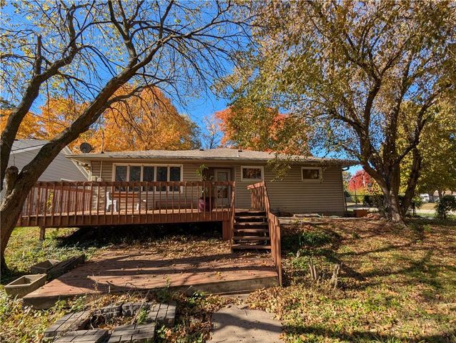 511 N 2nd Street, Hiawatha, KS 66434