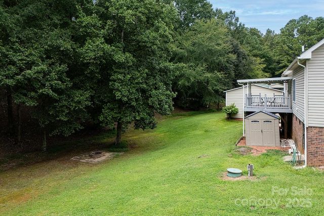 366 Lakehurst Farm Road, Norwood, NC 28128