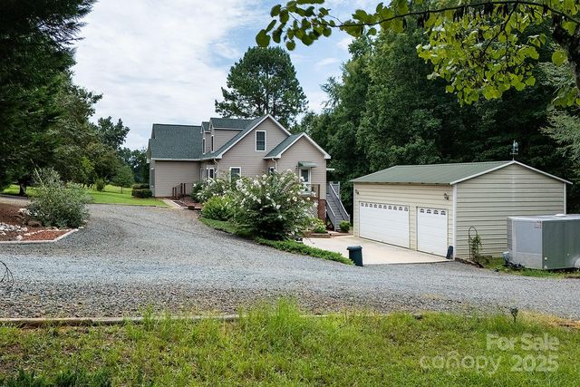 366 Lakehurst Farm Road, Norwood, NC 28128