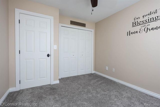1700 River Road 10, Marysville, MI 48040