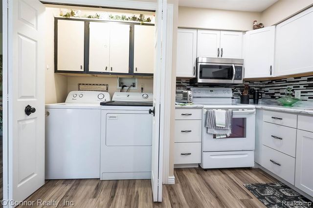 1700 River Road 10, Marysville, MI 48040