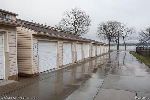 1700 River Road 10, Marysville, MI 48040