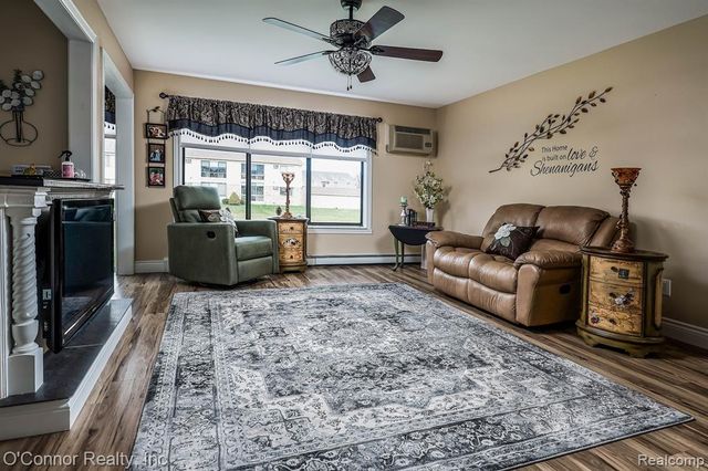 1700 River Road 10, Marysville, MI 48040