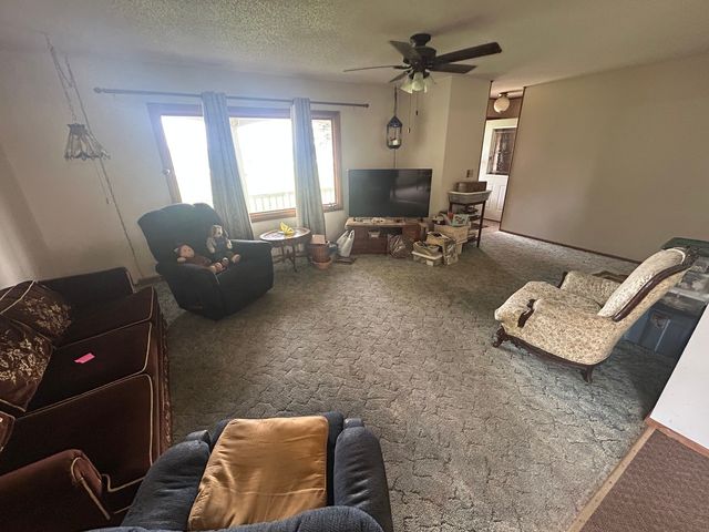 13605 100th Avenue, Davenport, IA 52804