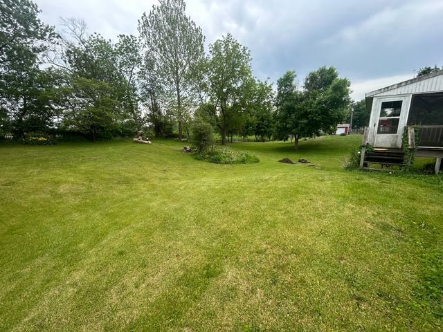 13605 100th Avenue, Davenport, IA 52804
