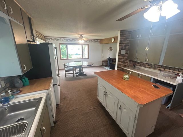 13605 100th Avenue, Davenport, IA 52804