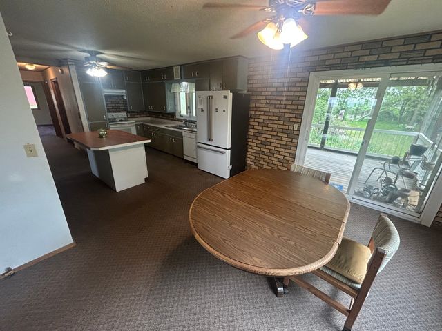 13605 100th Avenue, Davenport, IA 52804