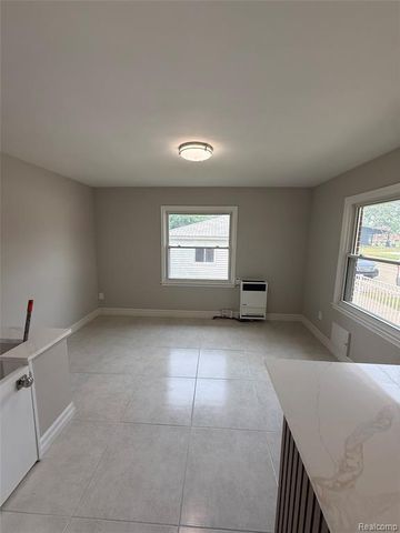 20017 California, Saint Clair Shores, MI 48080