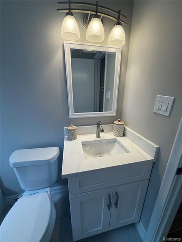 20017 California, Saint Clair Shores, MI 48080