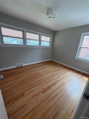 20017 California, Saint Clair Shores, MI 48080