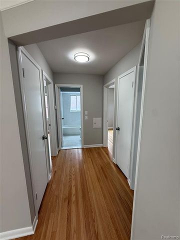 20017 California, Saint Clair Shores, MI 48080