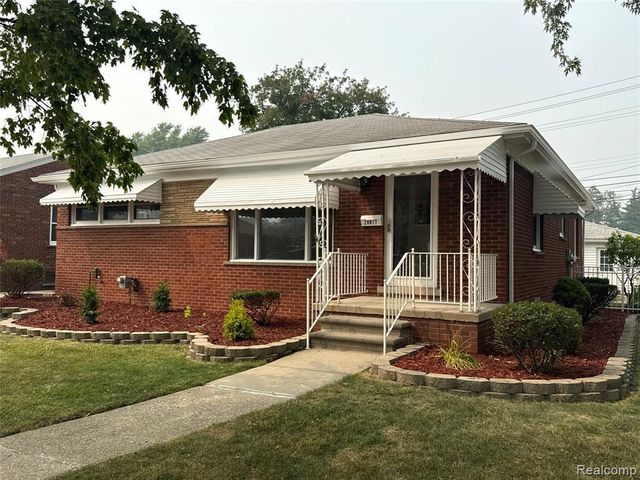 20017 California, Saint Clair Shores, MI 48080