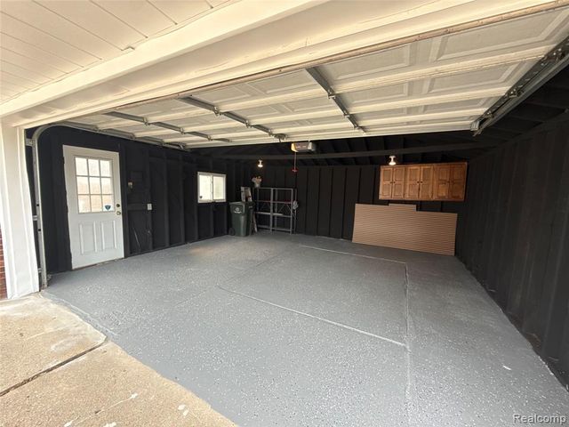 20017 California, Saint Clair Shores, MI 48080