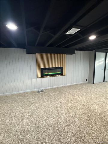 20017 California, Saint Clair Shores, MI 48080