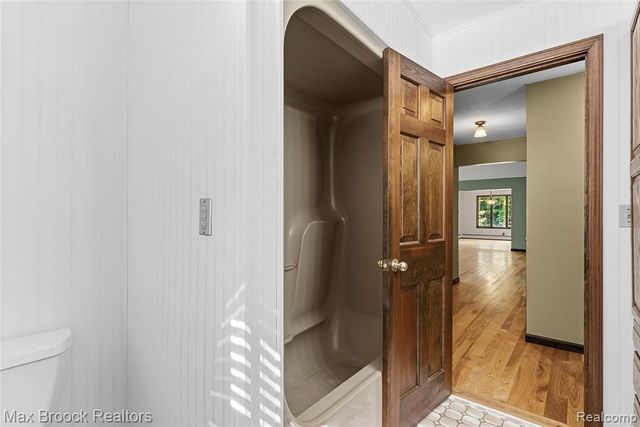892 W Barnes Lake Road, Columbiaville, MI 48421