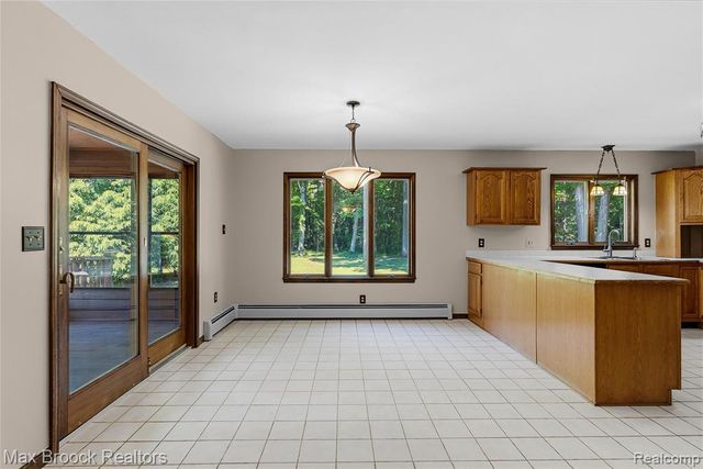 892 W Barnes Lake Road, Columbiaville, MI 48421