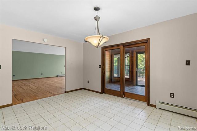 892 W Barnes Lake Road, Columbiaville, MI 48421