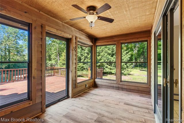 892 W Barnes Lake Road, Columbiaville, MI 48421