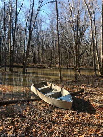 892 W Barnes Lake Road, Columbiaville, MI 48421