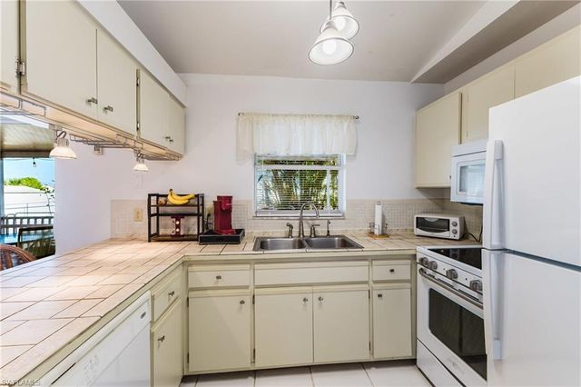 315 NW 7th TER, Cape Coral, FL 33993