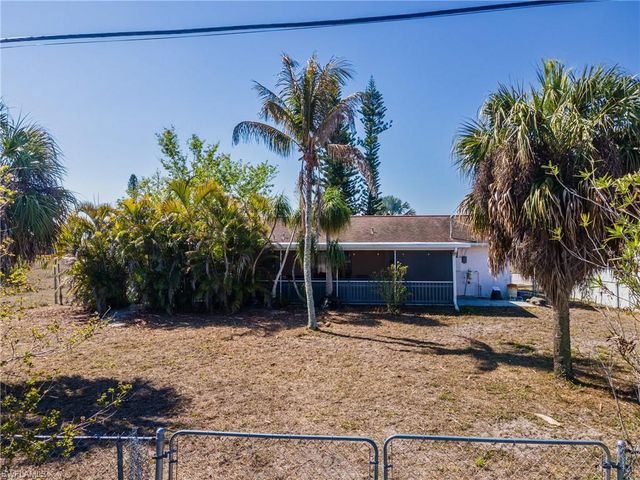 315 NW 7th TER, Cape Coral, FL 33993