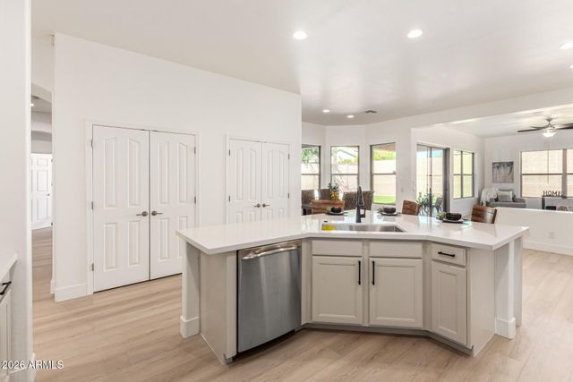 27713 N 57TH Drive, Phoenix, AZ 85083