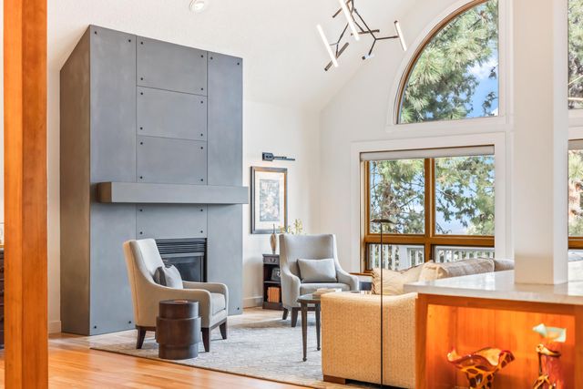 1200 NW Constellation Drive, Bend, OR 97703