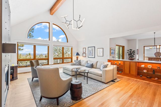 1200 NW Constellation Drive, Bend, OR 97703