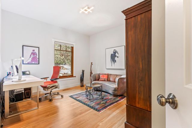 1200 NW Constellation Drive, Bend, OR 97703