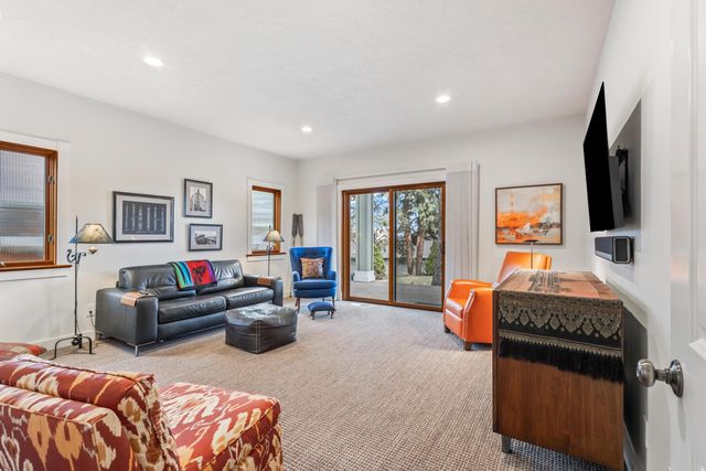 1200 NW Constellation Drive, Bend, OR 97703