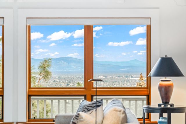 1200 NW Constellation Drive, Bend, OR 97703