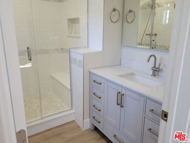 1180 S Bronson Avenue, Los Angeles, CA 90019