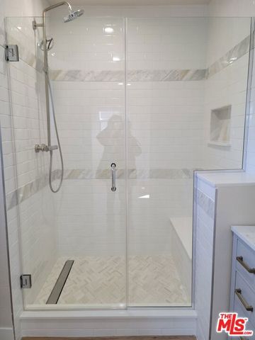 1180 S Bronson Avenue, Los Angeles, CA 90019