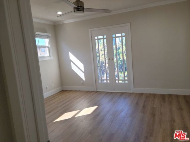 1180 S Bronson Avenue, Los Angeles, CA 90019