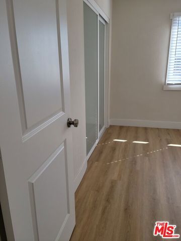 1180 S Bronson Avenue, Los Angeles, CA 90019