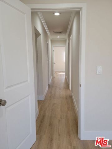 1180 S Bronson Avenue, Los Angeles, CA 90019