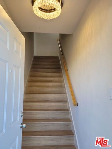 1180 S Bronson Avenue, Los Angeles, CA 90019