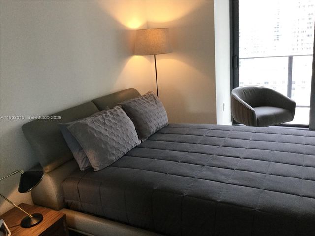 55 SW 9th St 1905, Miami, FL 33130