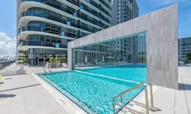 55 SW 9th St 1905, Miami, FL 33130