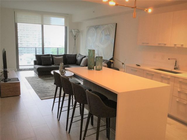 55 SW 9th St 1905, Miami, FL 33130