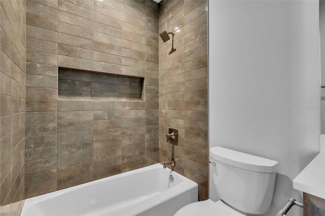 1018 BLUE SHELL LOOP, Sarasota, FL 34240